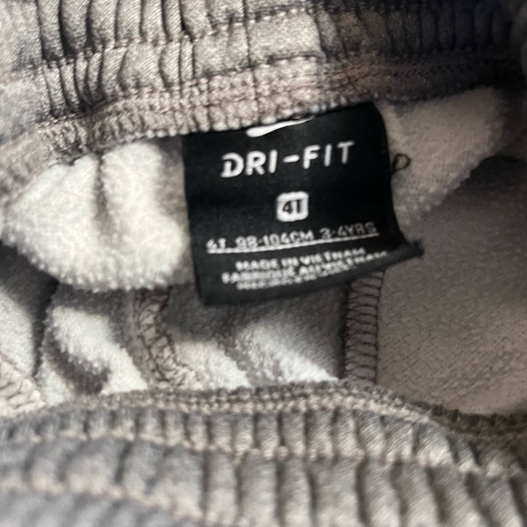 Nike Dri-Fit toddler size 4 - Picture 3 of 3